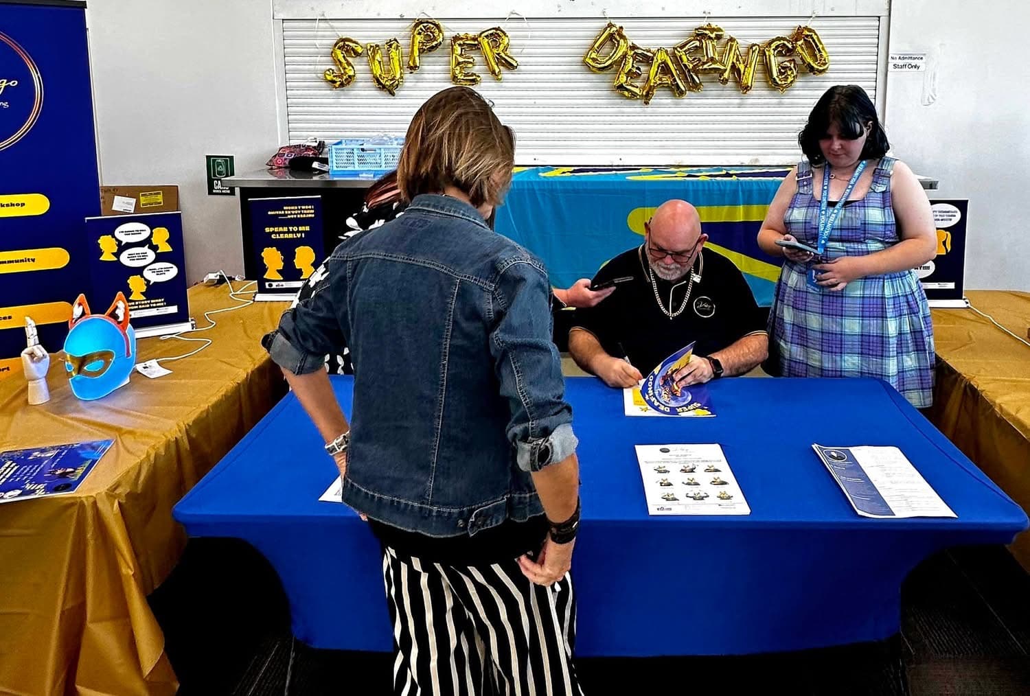 Peer support at a Deafingo community event